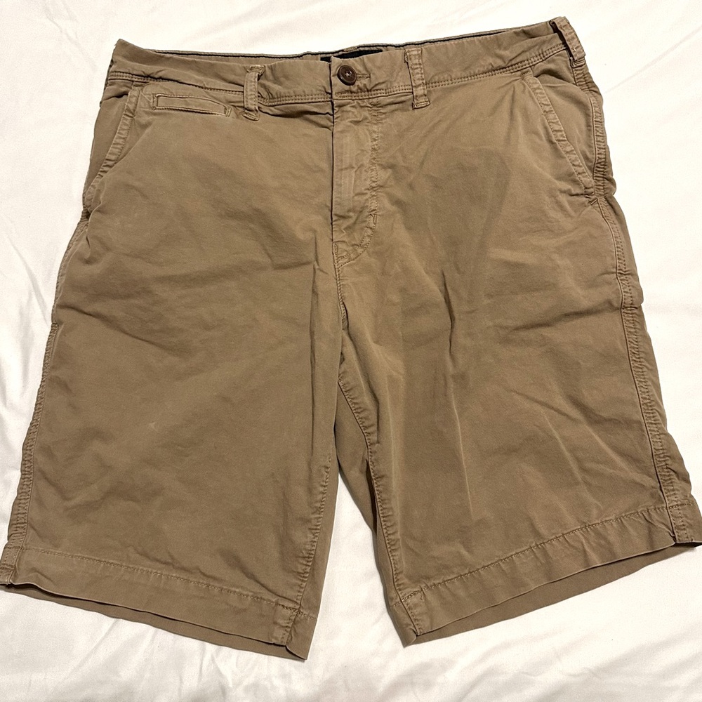 American Eagle twill shorts khaki